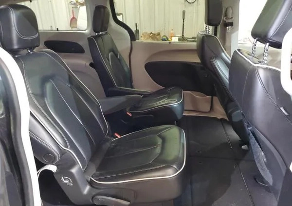 Chrysler Pacifica cena 106000 przebieg: 94681, rok produkcji 2022 z Daleszyce małe 67